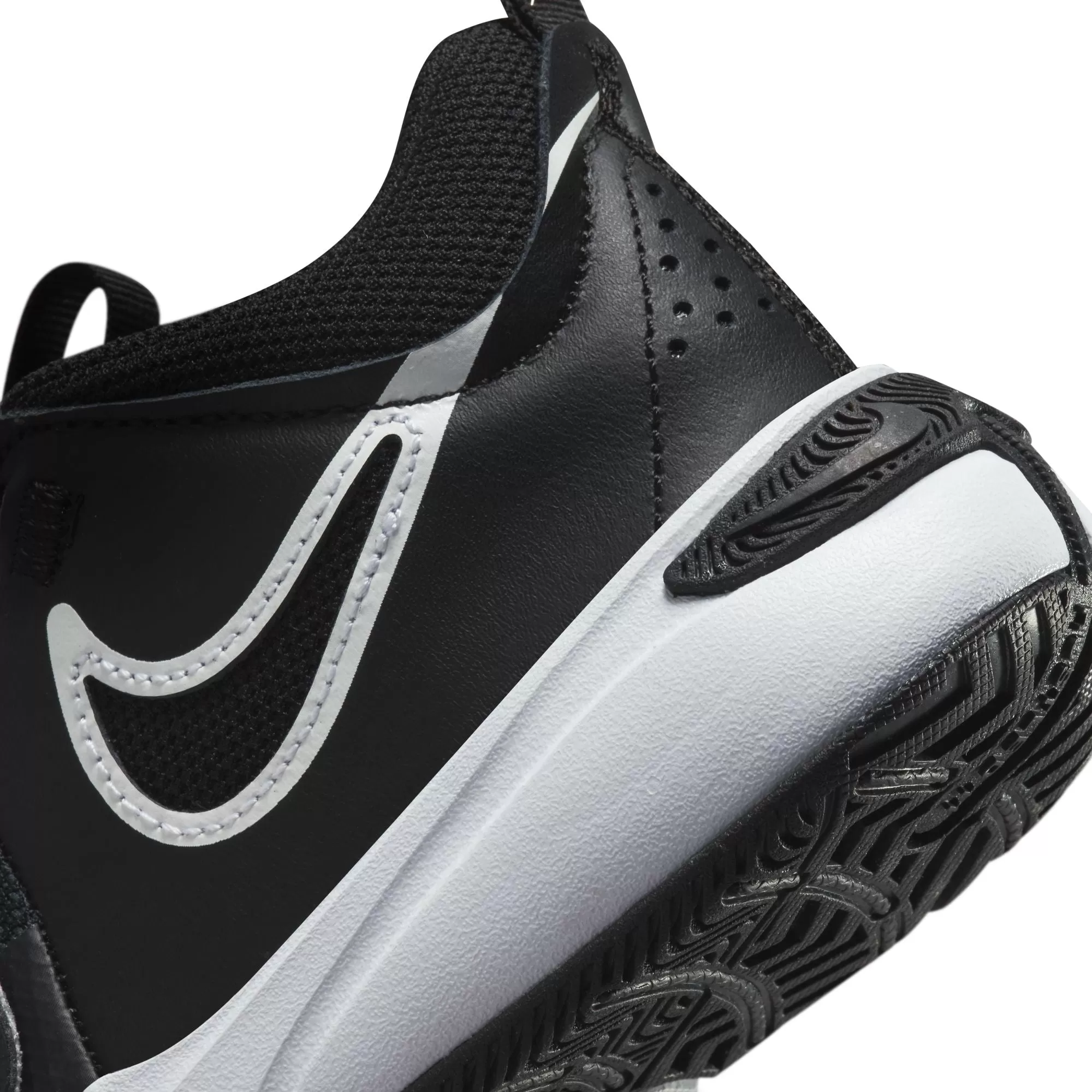 Boys' Nike Youth Team Hustle D 11 Basketball Shoes