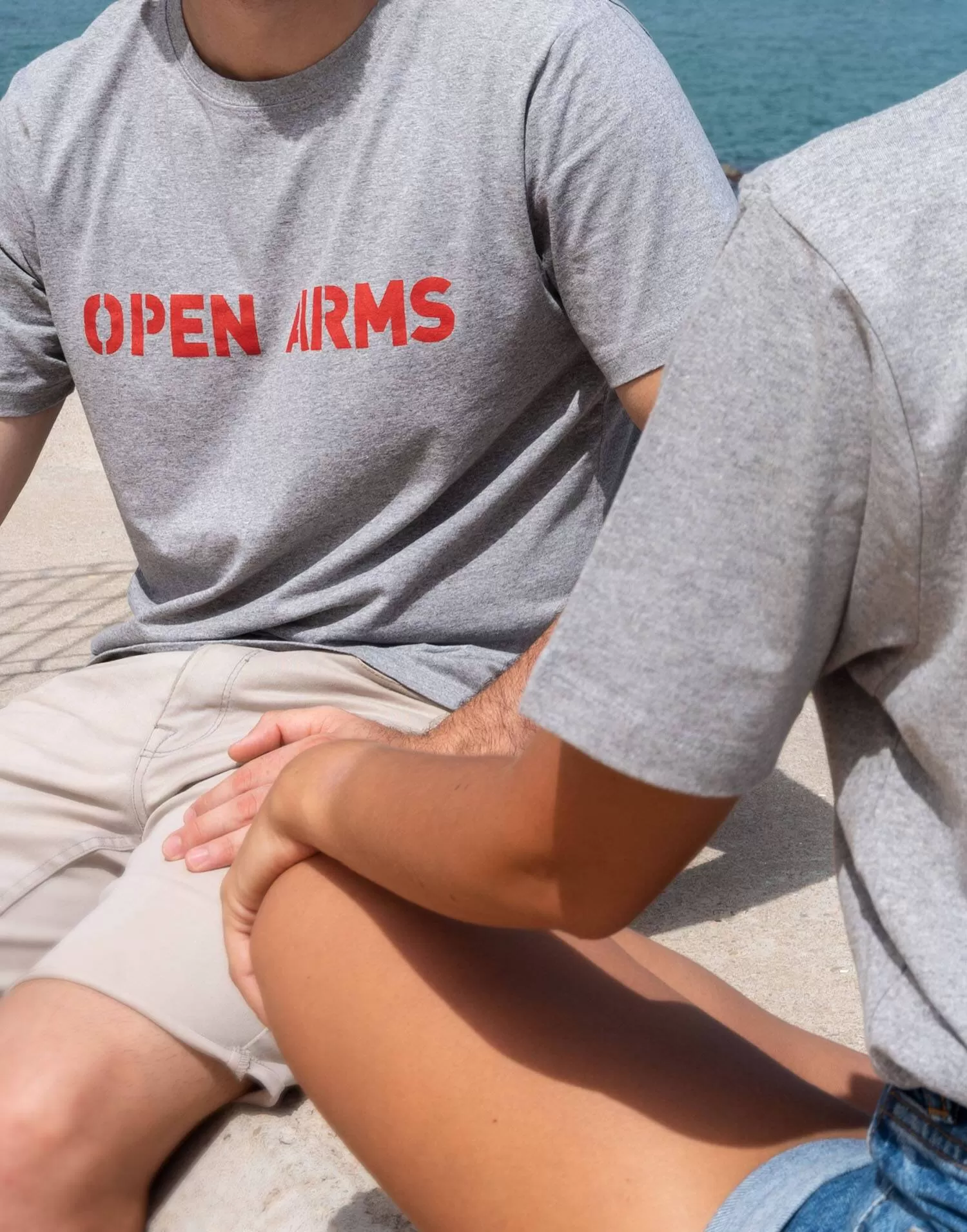 Camiseta gris Open Arms