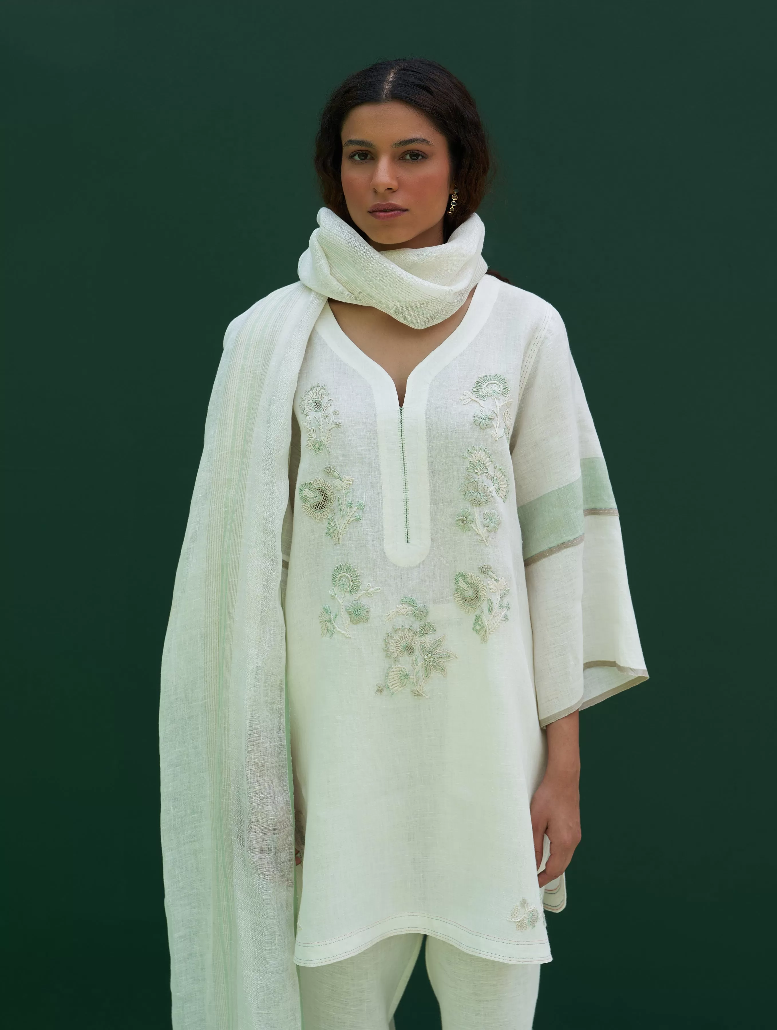 Insha Hand-Embroidered Kurta - Ivory